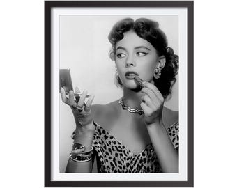 Läppstiftstryck av Elizabeth Taylor: Svartvit väggkonst med vintagemode (digital nedladdning)