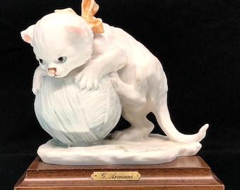 Vintage Giuseppe Armani Cat Figurine – 1984 Florence Kitten