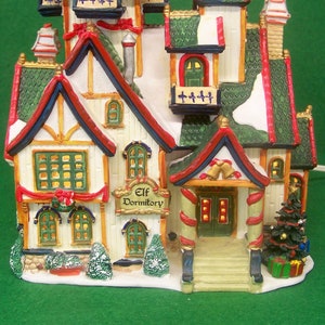 Lemax Village Santa's Wonderland 2000 Elf Dormitory Porcelain Lighted House Item No. 05499 image 1