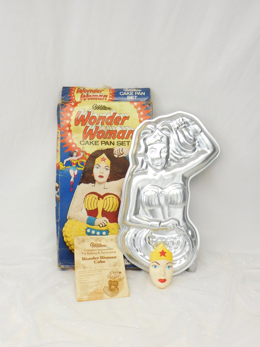 Vintage 1978 Wilton Wonder Woman Cake Pan Set, Complete