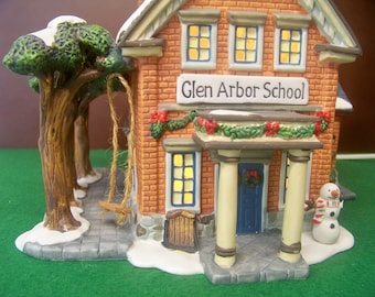 Heartland Valley Village Glen Arbor School O'Well 2001 Limited Edition Deluxe Porcelain Lighted House