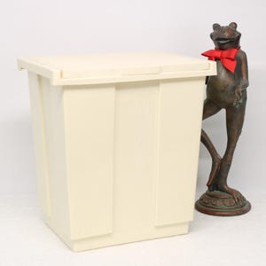Vintage Small Plastic Laundry Hamper - Storage Container with Flip Top Lid - Hinged Trash Can