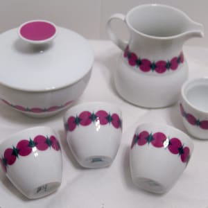 Thomas Porcelain Rotunda Creamer and Sugar Set with 4 cups Pink Dot by Tapio Wirkkala