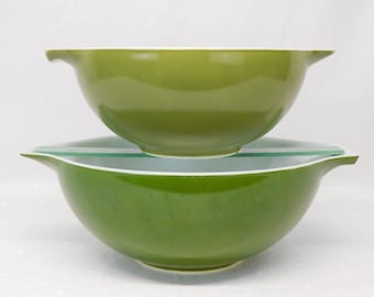 Pyrex Cinderella Bowls 443 or 444 Avacado Green or Olive Green Pour Spout Handles