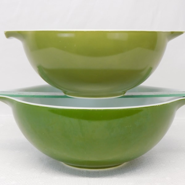Pyrex Cinderella Bowls 443 or 444 Avacado Green or Olive Green Pour Spout Handles