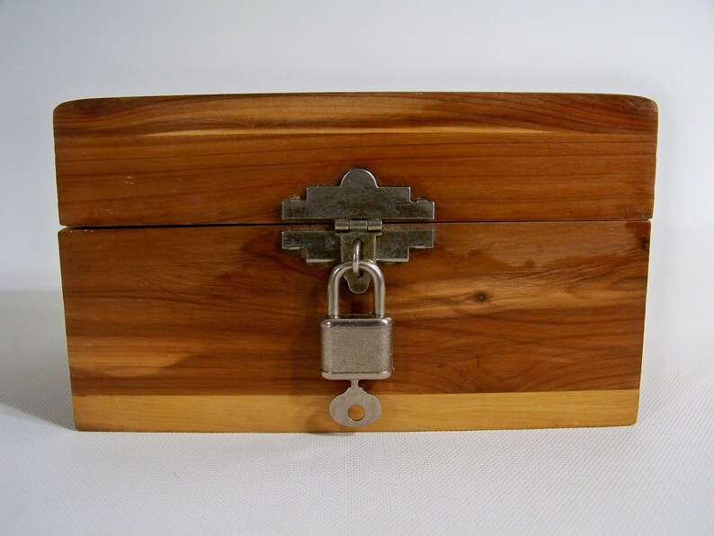 Cedar Wood Hope Chest Box with Lock and Key