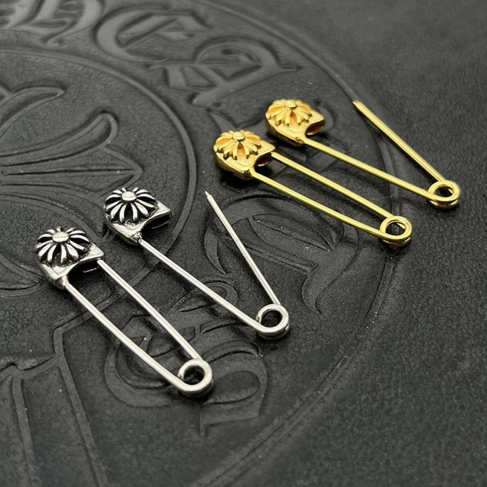 Vivienne westwood necklace safety pin - Etsy 日本