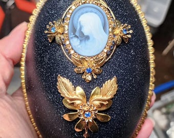 Relicario de emú natural con camafeo de la Virgen María Eredi Jovon
