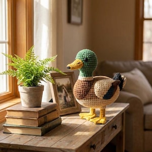 Szydełkowa kaczuszka amigurumi, ręcznie robiona pluszowa kaczuszka, dekoracja pokoju dziecięcego, prezent na baby shower