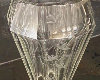 Art Nouveau glass vase around 1910, Haida / Steinschönau, cut decoration, Bohemian glass, Wiener Werkstätte style, Art Nouveau vase