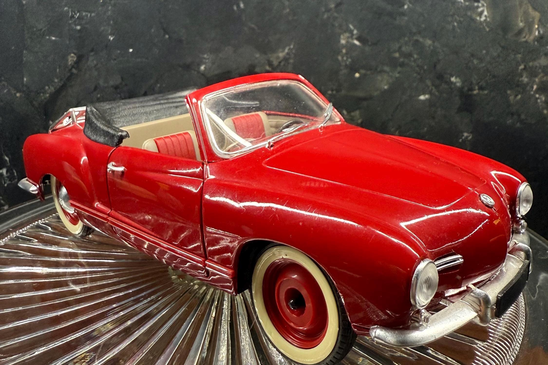 Solido 1:18 Volkswagen Karmann Ghia 1957 Diecast Model Car – Red