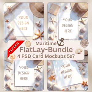 Könnte beinhalten: Ein Flatlay-Bundle-Mockup mit vier Strand-Themen-Kompositionen. Jede Komposition enthält eine weiße Karte mit dem Text "YOUR DESIGN HERE", umgeben von Muscheln, Seesternen und einem Strohhut. Das Bundle ist mit "Maritime FlatLay-Bundle" mit "4 PSD Card Mockups 5x7" beschriftet.