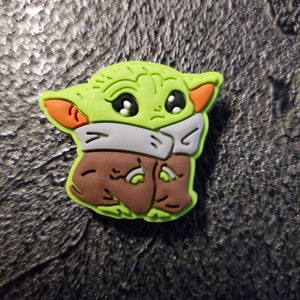 grogu croc charm