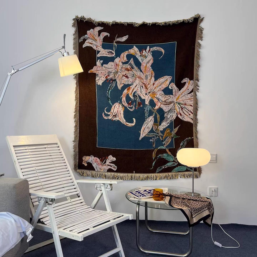 Lily Flower Tapestry Throw: Vintage Botanical Woven Blanket