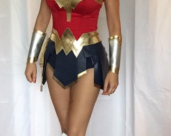 Wonder Cosplay kostium superbohatera. Wykonany na zamówienie.