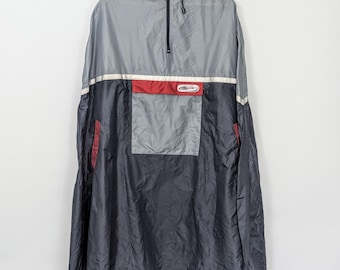 Składany płaszcz przeciwdeszczowy Move Sport – ciemnoszary/szary/czerwony – rozmiar uniwersalny, oversize