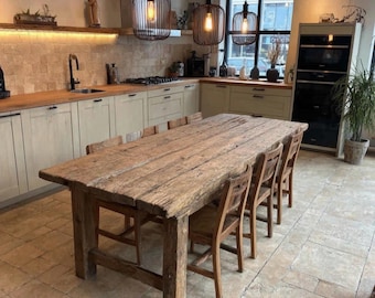 Handmade Live Edge Walnut Dining Table – Rustic Farmhouse Kitchen