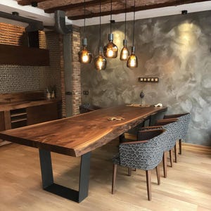 Handgemachter Live Edge Esstisch aus Walnussholz: Rustikales, modernes Bauernhaus