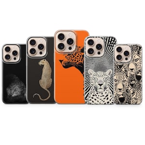 Könnte beinhalten: Eine Sammlung von fünf Handyhüllen mit verschiedenen Leopardenmotiven. Die Hüllen haben schwarze, orange und weiße Hintergründe mit Illustrationen von Leoparden und abstrakten Mustern. Jede Hülle hat einen Kameraausschnitt.