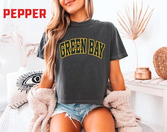 Vintage Green Bay Football cropped Tshirt Green Bay Shirt Football T-shirt retro Green Bay Tee Football Gift Comfort Color Crop Top