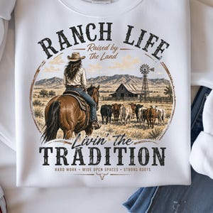 Ranchliv PNG-sublimeringsdesign, Western Cowgirl-skjorta PNG, uppvuxen av landet PNG, lantbrukslivsgrafik nedladdning