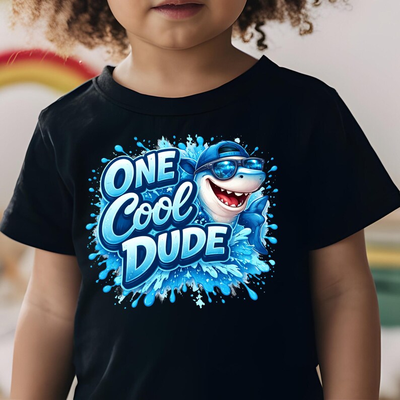 One Cool Dude Shark, png PNGEgg | Grappig zomershirtontwerp met haai | Overhemd strandvakantie | Zomershirt voor kinderen, png afbeelding 3