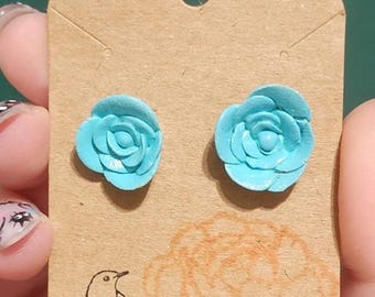mini flower stud earrings