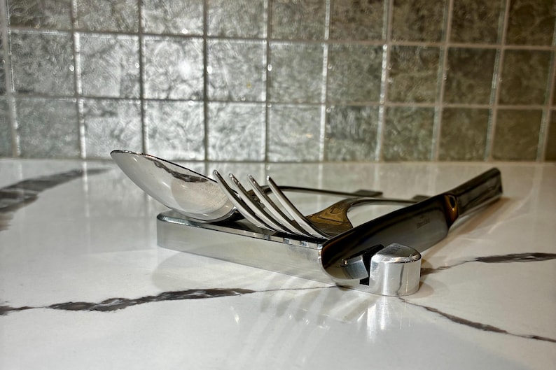 Solid Metal Cutlery Rest Set – Minimalist Knife, Chopstick & Spoon Holder for Dining Table Decor