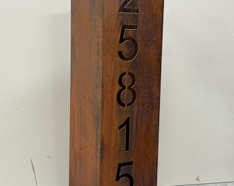 Columna de dirección: Decoración de jardín iluminada, arte de patio