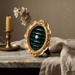 Bridal Ring Holder for Wedding Morning, Vintage Velvet Ring Display Tray, Bride Vanity Ring Organizer, Engagement Ring Styling Prop