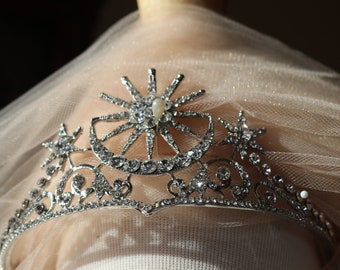 Wedding headpeice Silver rhinestone tiara renaissance history style art deco wedding crown