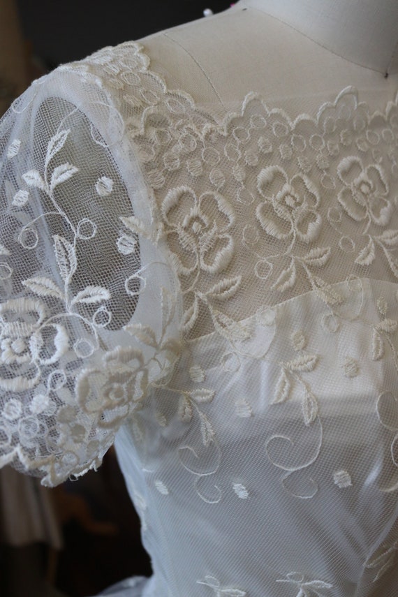 Vintage Antique 1950s embroidered lace tulle wedd… - image 3