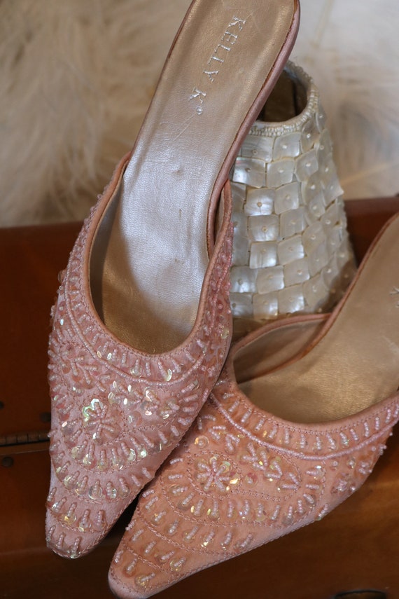 Vintage beaded wedding shoes pumps heels kitten h… - image 2