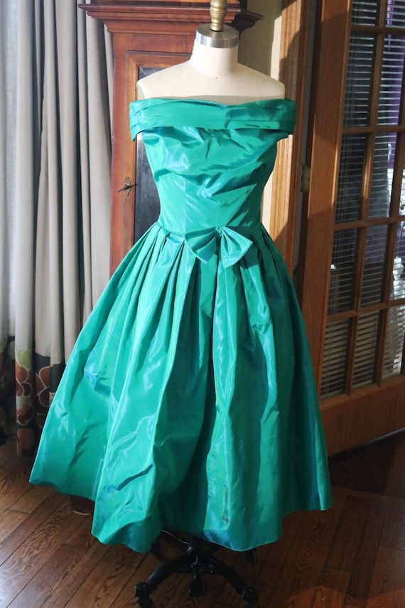 1950s cocktail length Kelly green moire strapless 