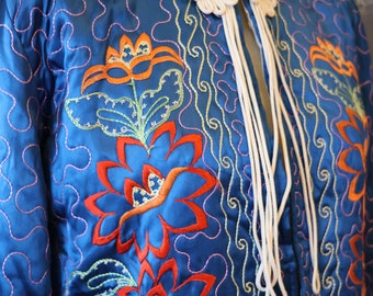 Chinese tourist jacket embroidered navy red coat