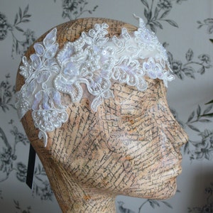 Lace vintage style Wedding hair. Ivory Great Gatsby Fascinator