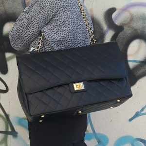 Quilted Diamonds XXL Bag, Alternative Max Bag, Classic Elegant Briefcase Style Bag, Iconic Black Crossbody Bag, Timeless Style Bag