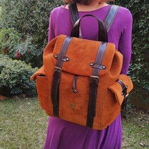 Sac à dos en cuir suédé véritable, Sac en cuir de haute qualité, Sac à dos de style quotidien, Beau sac à dos, Sac pour femme fait main, Fabriqué en Grèce