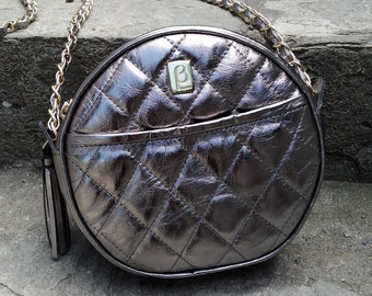 Chanel Black Quilted Patent Leather Round 'CC' Bag Q6BJHX27KB003