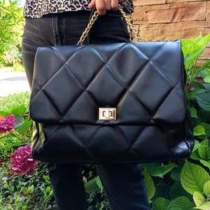 XL DIAMONDS ETERNAL Crossbody-Tasche aus echtem Leder, gesteppte große Tasche, minimalistische Klappentasche, Cabrio-Tasche mit Griff und zeitlose Mode