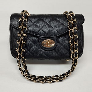 Sac bandoulière en cuir grainé véritable à rabat simple, sac à bandoulière matelassé, sac à main élégant, sac à main intérieur en cuir, produit grec fait main