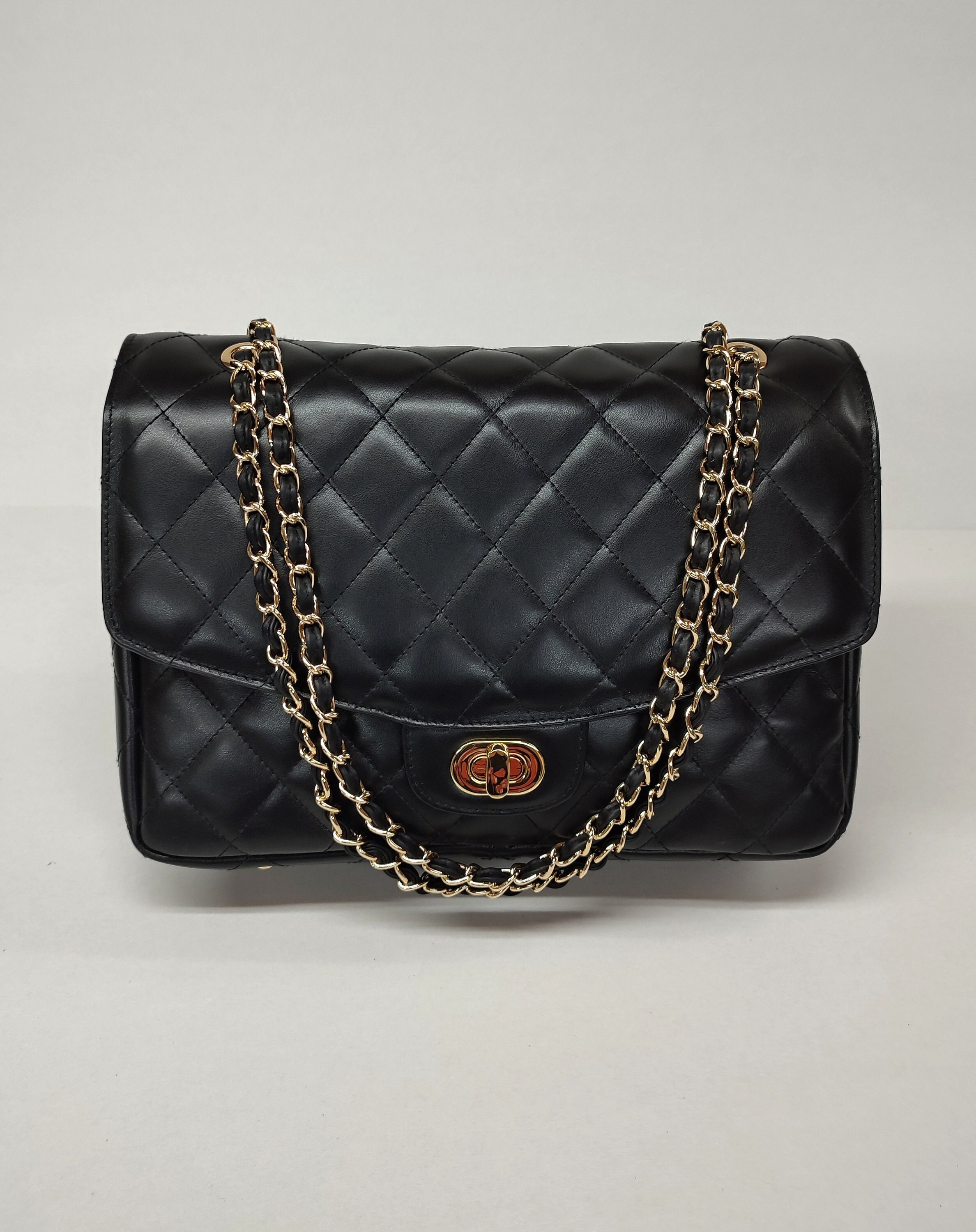 Große chanel flasche