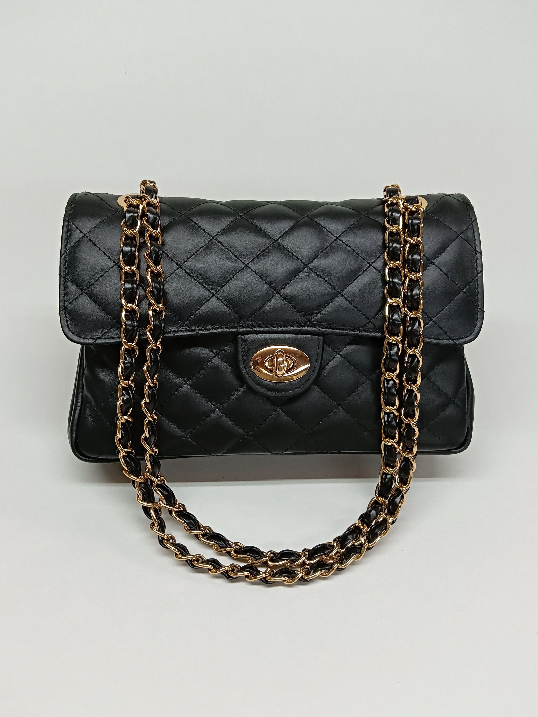 Underwhelmed by secondhand Chanel : r/handbags