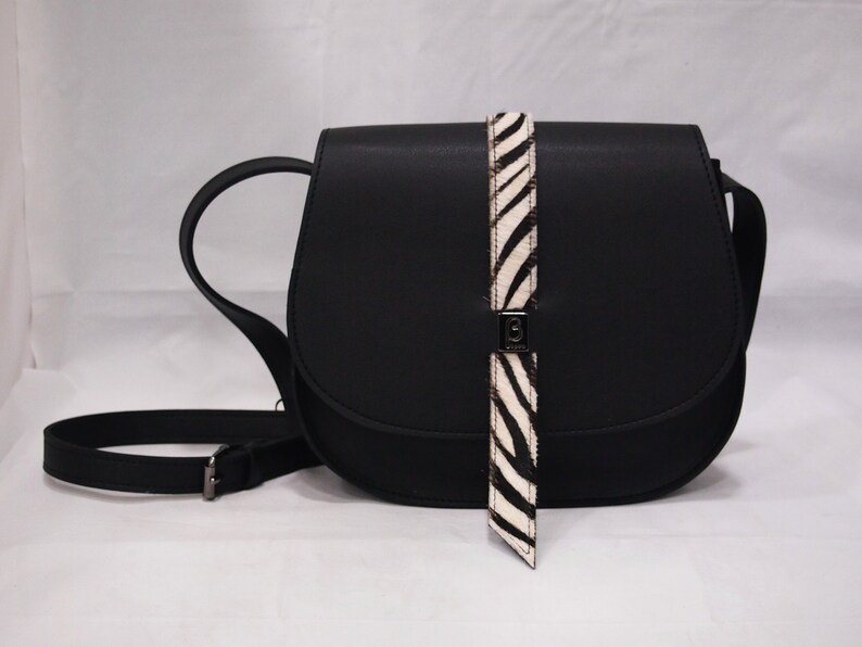 medium black crossbody purse