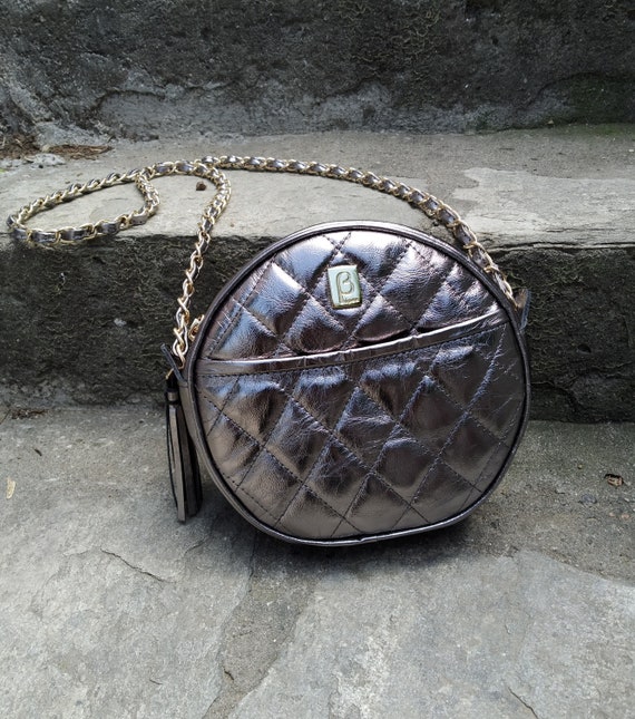 chanel round shoulder bag