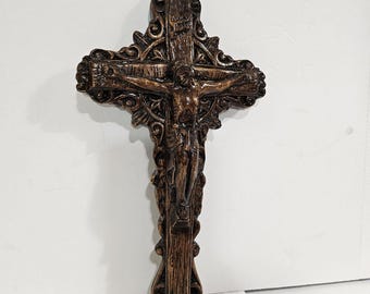 Crucifijo de Jesús vintage, cruz de pared de cerámica y resina, decoración religiosa católica, estilo MCM vintage.