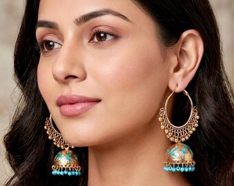 Brincos Jhumka dourados com contas douradas e turquesa, brincos Jhumka médios pintados de dourado, joias de Bollywood, joias de casamento indianas, joias tradicionais indianas