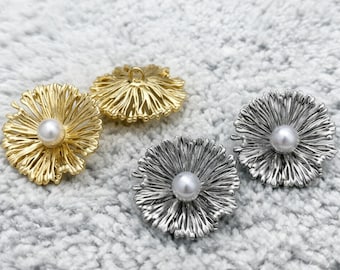 Vintage Floral Pearl Metal Buttons - Elegant Gold & Silver Shank Buttons for Blazers, Cardigans and DIY Sewing Projects