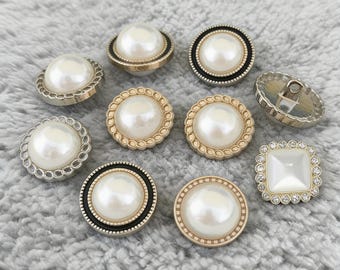 Vintage Pearl Buttons, Gold Metal Shank Buttons for Cardigans & Blazers, Elegant Scalloped Round Square Buttons for Sewing and DIY Crafts