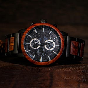 Personalized Engraved Walnut Watch,Men&#39;s Watch,Wooden Watch,Anniversary Gift For Husband,Mens Wedding Gift,Gift For Dad,Luxury Gifts For Men